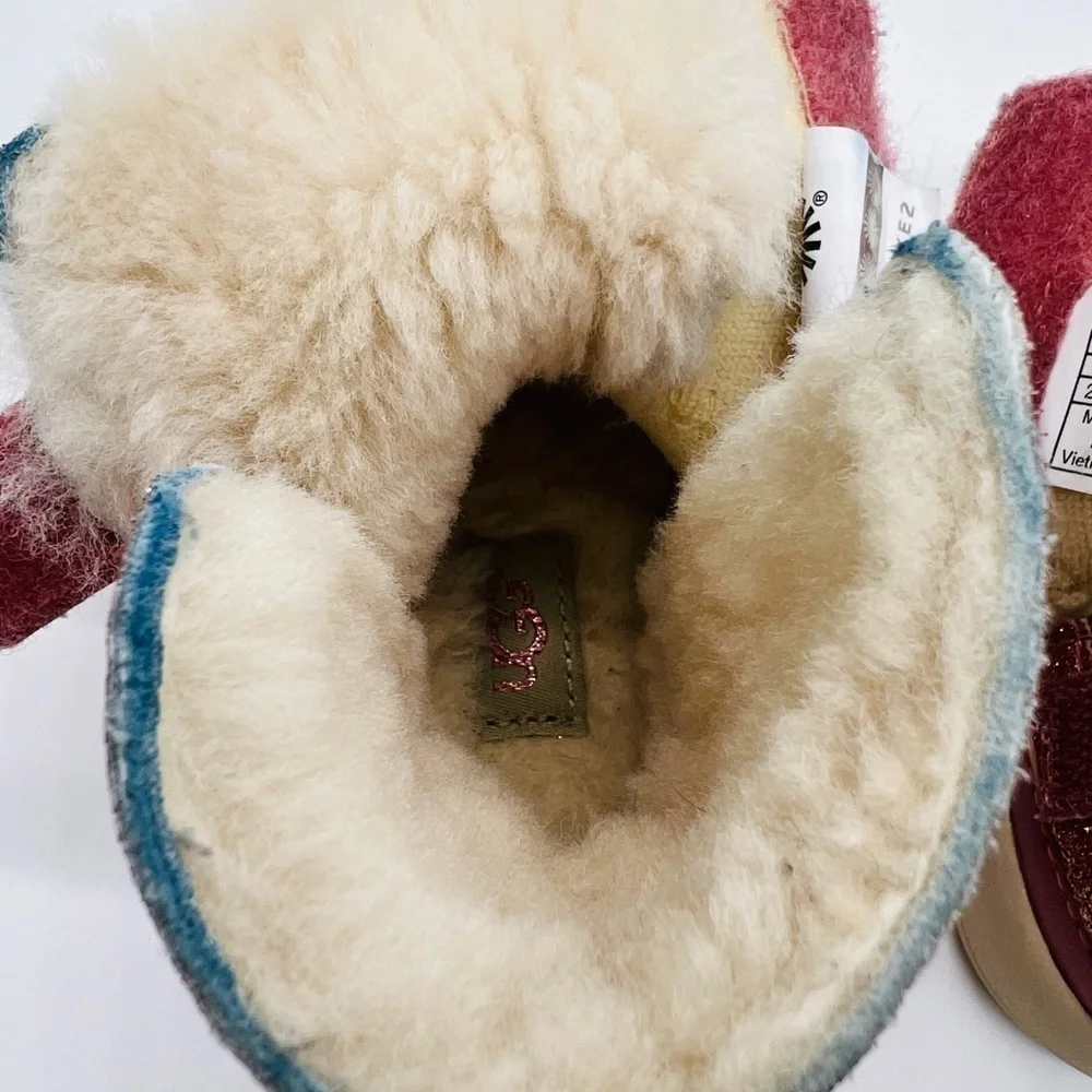 UGG PINK SPARKLY BABY GIRL BOOTS SIZE 2/3